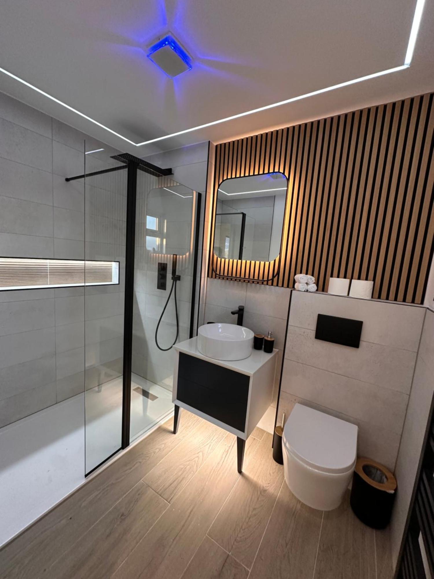 R5 - Luxury Private Ensuite Self-Contained Room - Newly Renovated Гейлсовен Екстер'єр фото