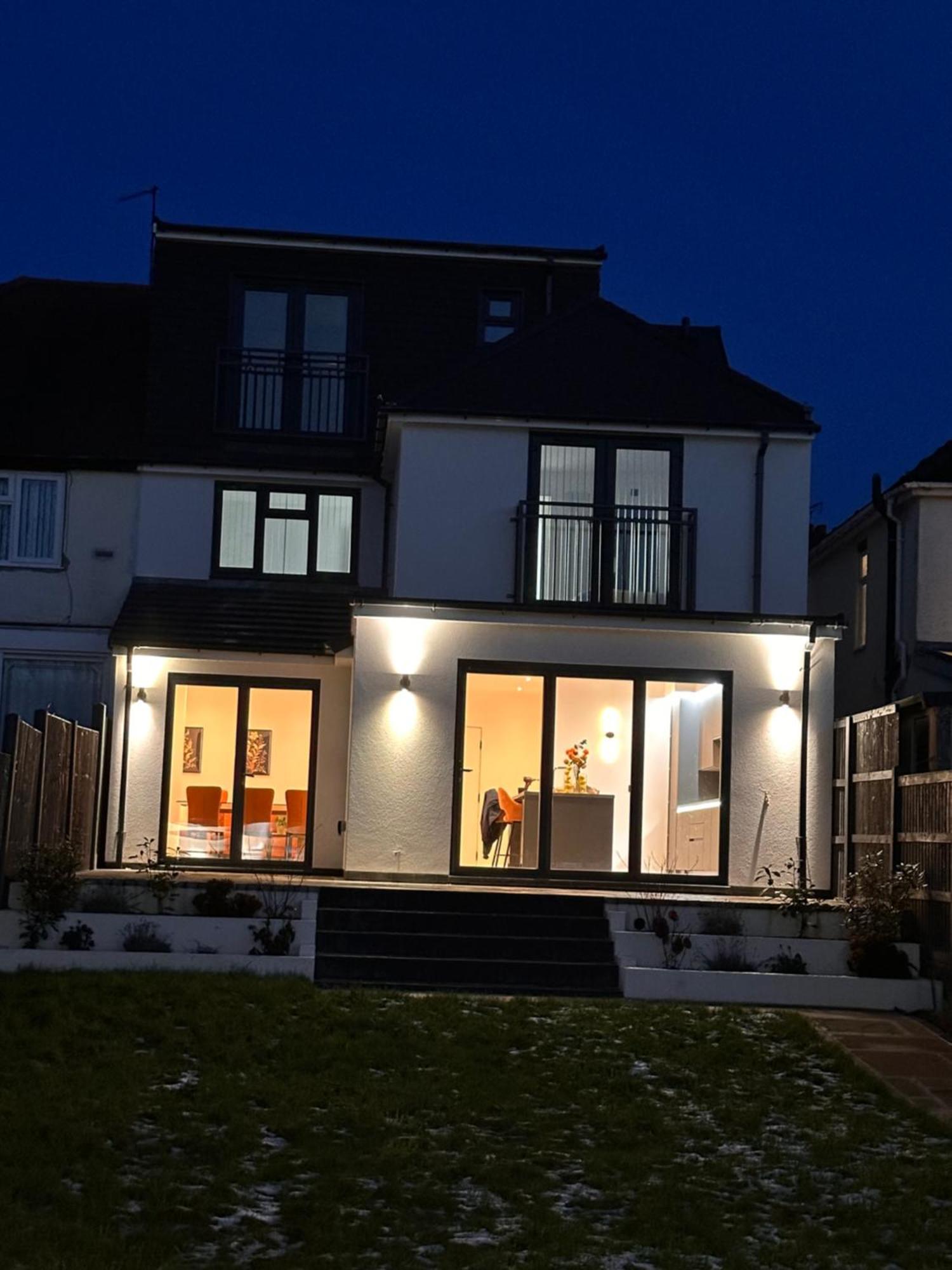 R5 - Luxury Private Ensuite Self-Contained Room - Newly Renovated Гейлсовен Екстер'єр фото